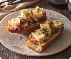 キノコとブルーチーズのタルティーヌ